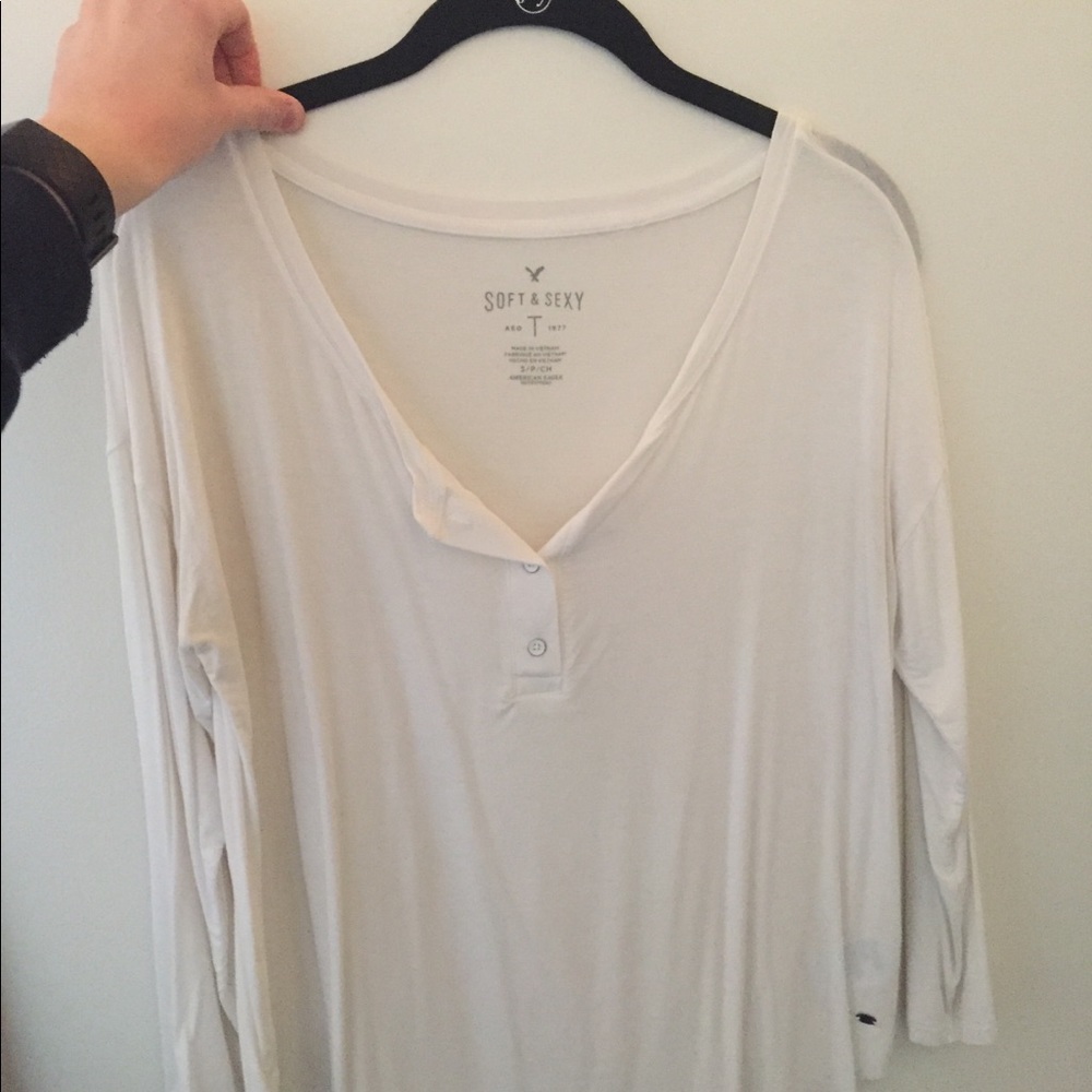Button American Eagle Outfitters 3/4 Sleeve Tee